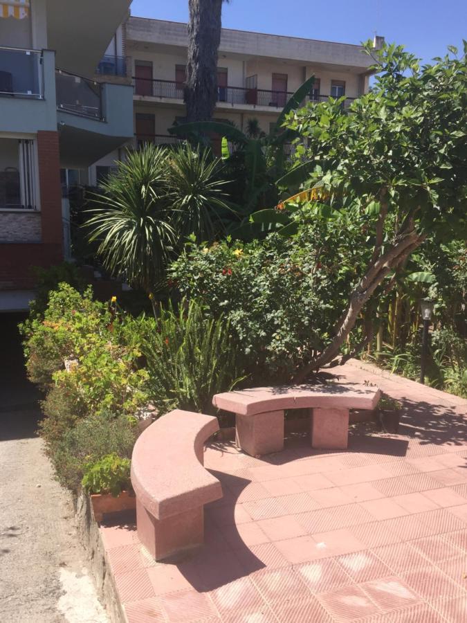 Le Zagare Apartments SantʼAlessio Siculo Exterior foto