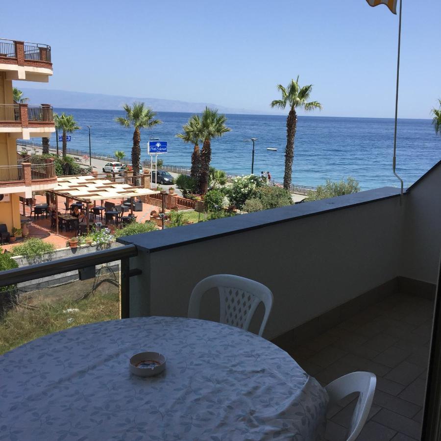 Le Zagare Apartments SantʼAlessio Siculo Exterior foto