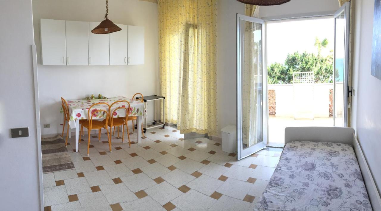 Le Zagare Apartments SantʼAlessio Siculo Exterior foto